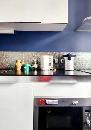 Charming Nest In Paris-pont Cardinet Apartment