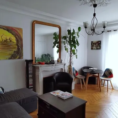Charming Nest In Paris-pont Cardinet